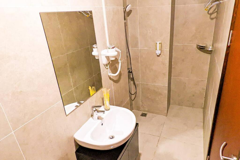 Bathroom 7