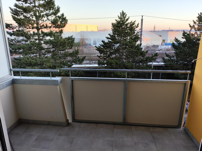 Exterior & Views 5, Tristan@home, Linz Land