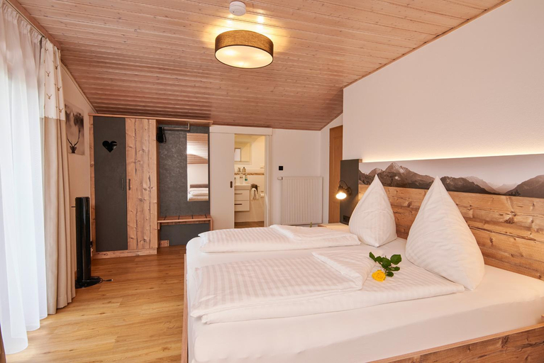 Bedroom 2, Landgasthof Zum Sagwirt, Rosenheim