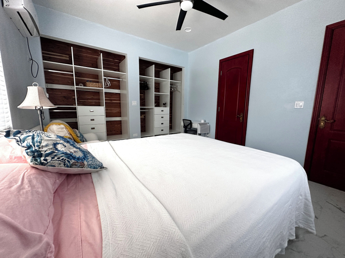 Bedroom 3, Glory of Eden