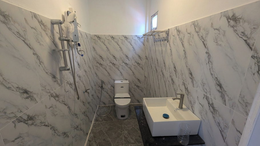 Bathroom 4, Skybar, Sihanoukville