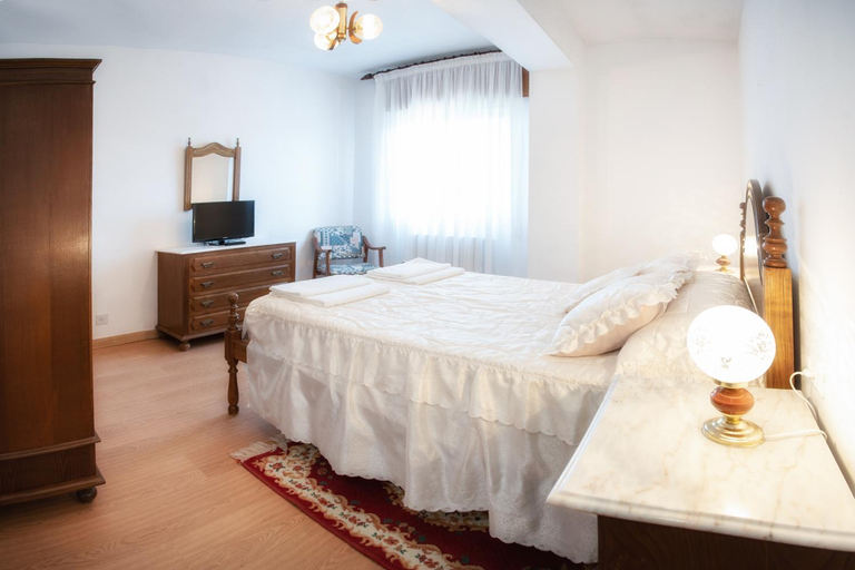 Bedroom 2, HOTELBARCELONA, Ourense