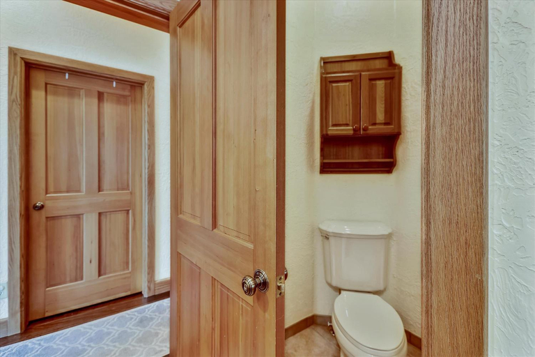 Bathroom 3, Evergreen Lodge Home, Summit