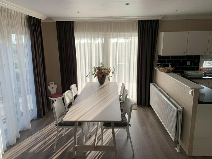Dining Room 19