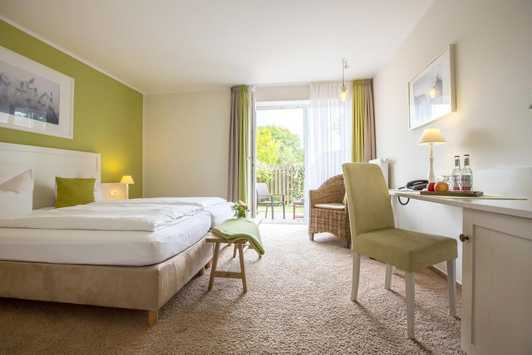 Bedroom, Paulsen's Landhotel und Restaurant, Nordfriesland