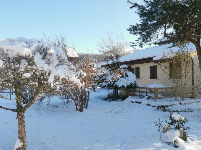 Exterior 4