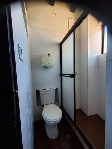 Bathroom 4, Hostal Juana de Arco, Quito