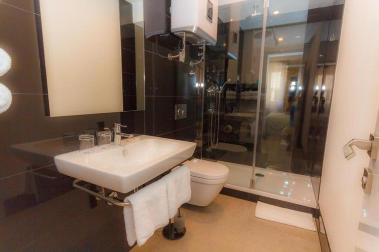 Bathroom 5, Bernardi Rooms 2, Split
