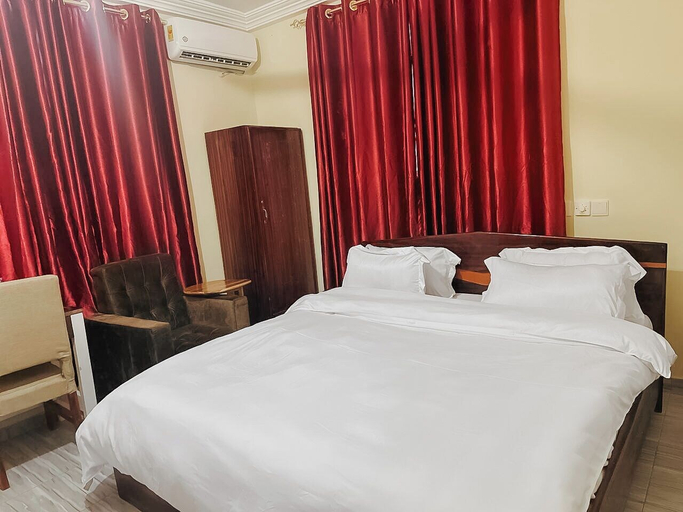 Bedroom 2, Senalli Hotel, New Juaben