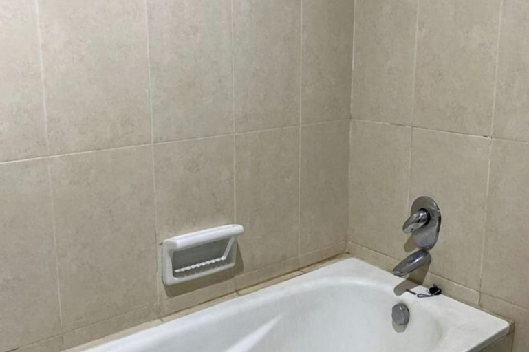 Bathroom 25