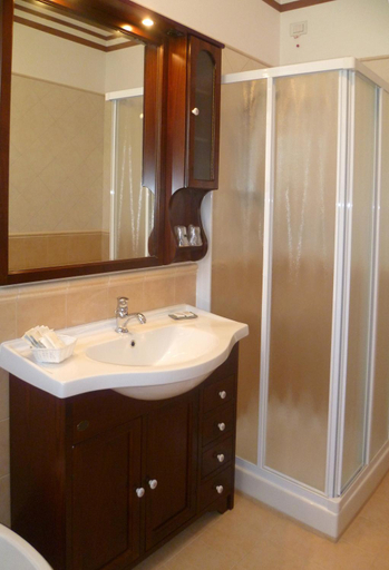 Bathroom 4, Postiglione Country House, Macerata