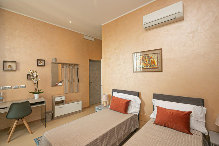Bedroom 2, Affittacamere Gioiello, Genova