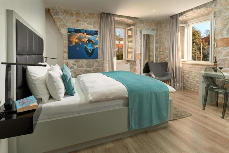Others 4, Bernardi Rooms 2, Split