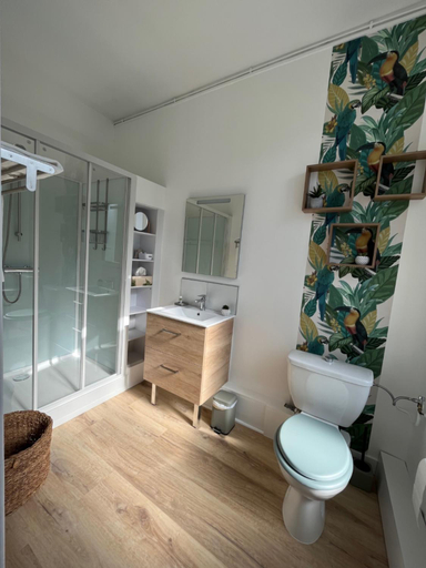 Bathroom 3, LE KREISKER, Côtes-d'Armor