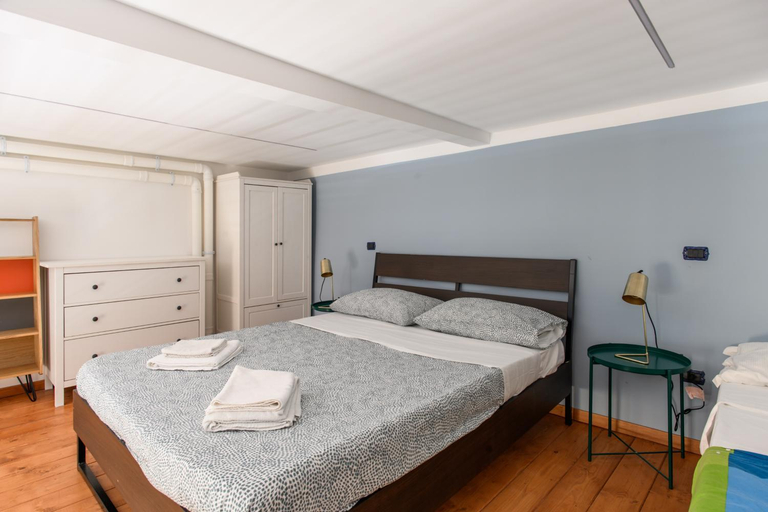 Others 5, Stay in Naples Flats Santa Chiara, Napoli