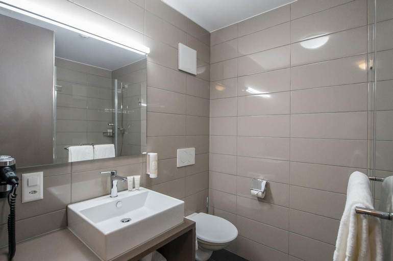 Bedroom 5, Aparthotel Baden, Baden