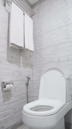 Bathroom 19