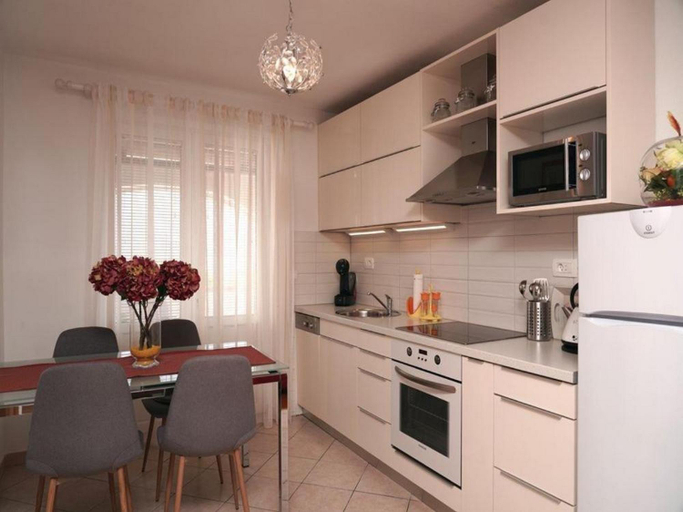 Others 4, Apartmani Marjana, Supetar