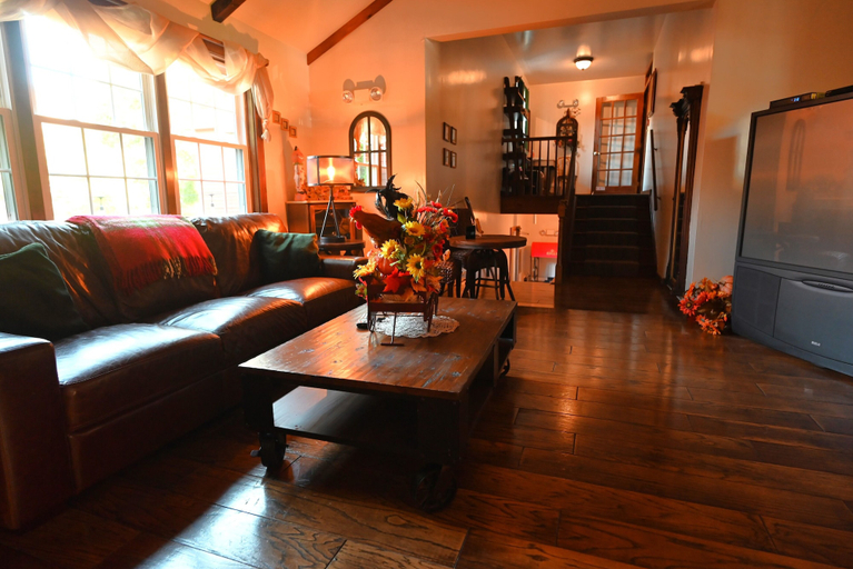 Others 4, Gregory House Country Inn, Rensselaer