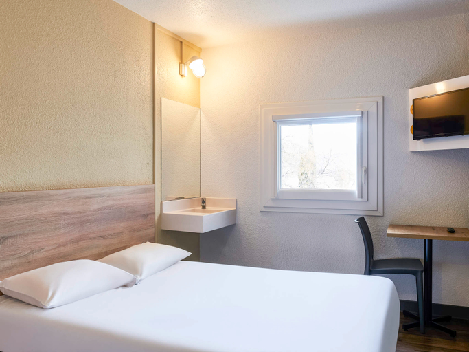 Bedroom 2, hotelF1 Paris Porte de Montreuil, Seine-Saint-Denis