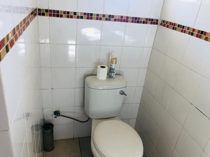 Bathroom 4, Innoview Lodge, O.R.Tambo
