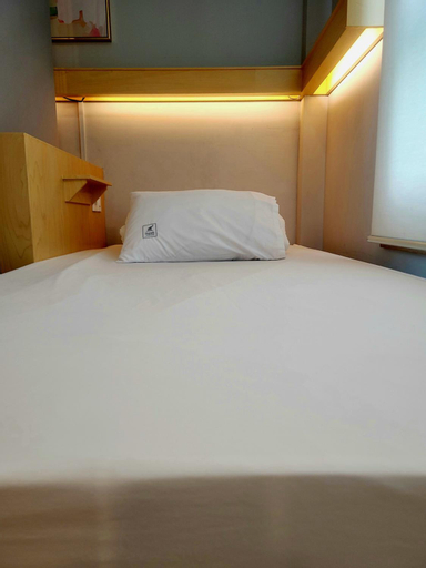 Bedroom 12