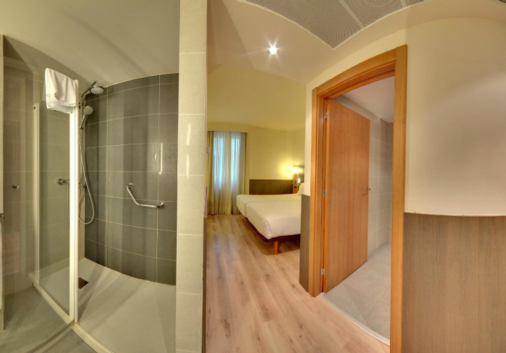 Bathroom 11