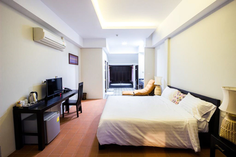 Bedroom 2, Jamadevi Hotel, Muang Lamphun