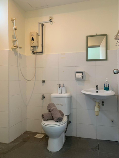 Bathroom 7