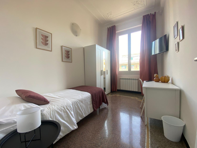 Others 4, CASA AMEDEO, Genova