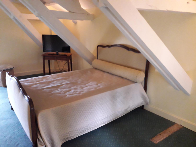 Bedroom 2, Chateau de varaize, Charente-Maritime