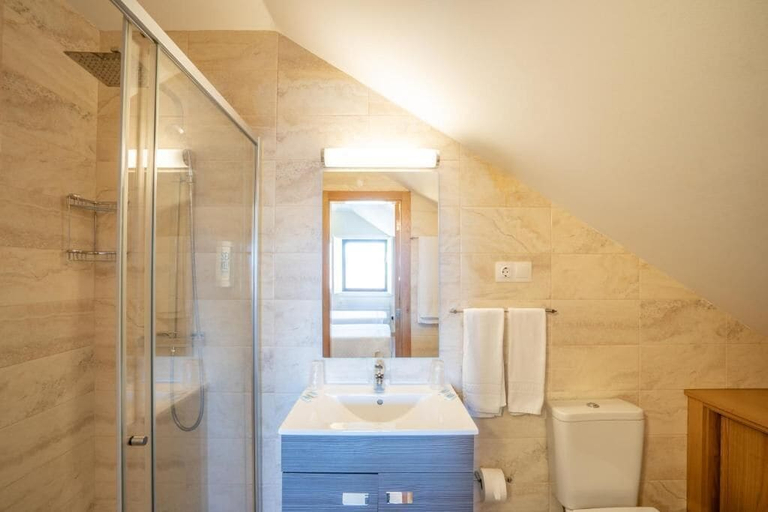 Bathroom 3, Pensão Avenida, Oliveira de Frades