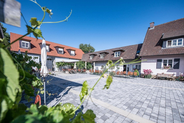 Others 5, Weingut Kernwein, Kitzingen