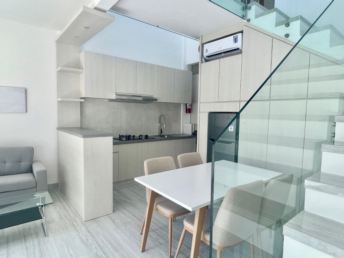 Dining Room 10