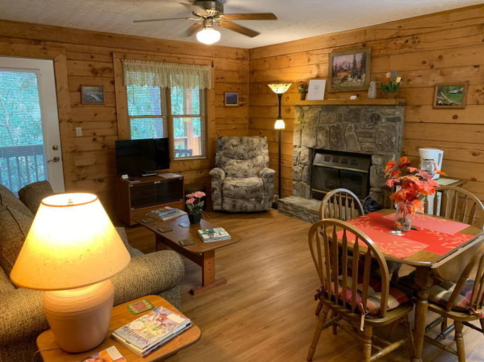 Others 5, Misty Creek Log Cabins, Haywood