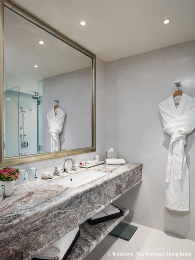 Bathroom 16