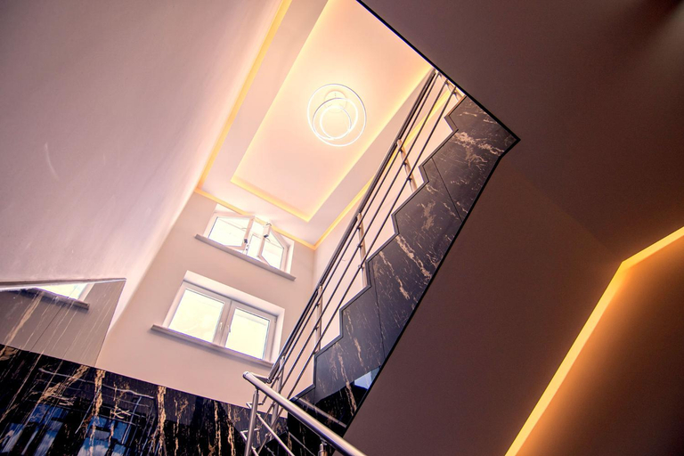 Others 2, Hotel Yaman, Barnim