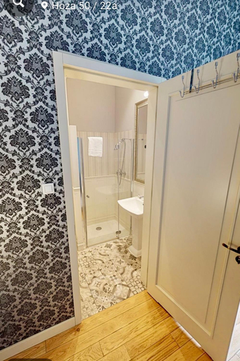 Shower 2, Warsaw Concept, Warsaw