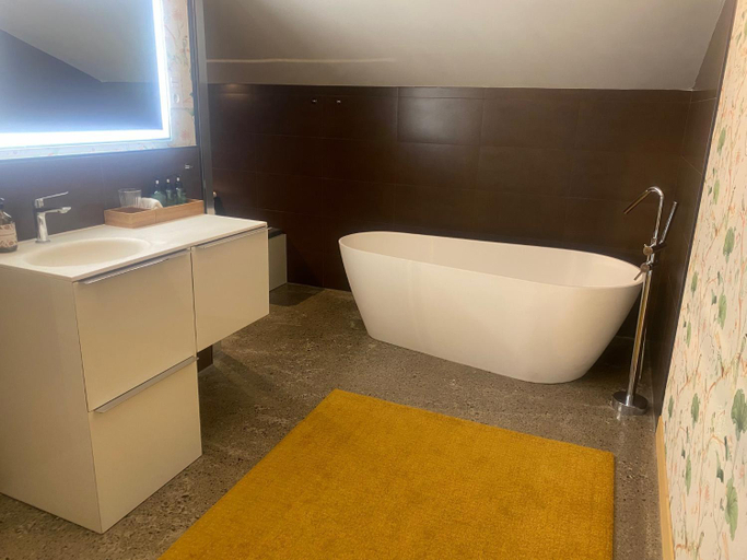 Bathroom 3, Agroturismo Azkarraga, Vizcaya