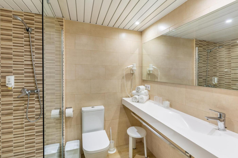 Bathroom 5, Hotel Samos, Baleares