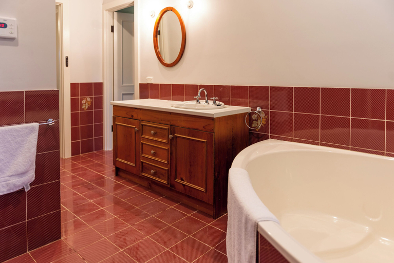 Bathroom 3, Furche Barossa Vineyard & Fireplace, Light
