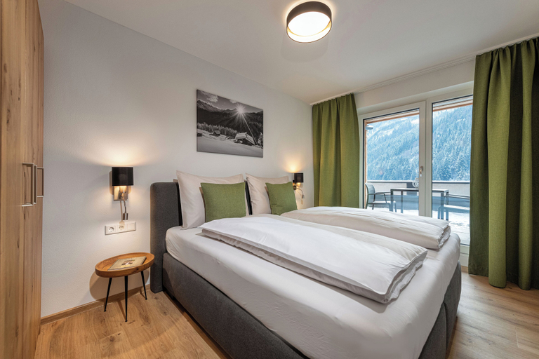 Bedroom 2, AlpenParks Residence Glemmrise Viehhofen, Zell am See