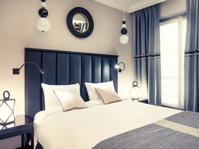 Bedroom 2, Mercure Paris Arc de Triomphe Wagram Hotel, Paris