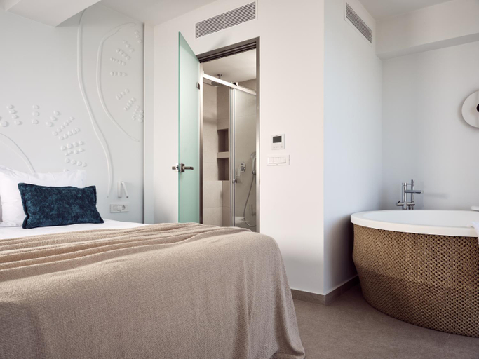 Bedroom 3, Windmill Bay Aparthotel, Ionian Islands