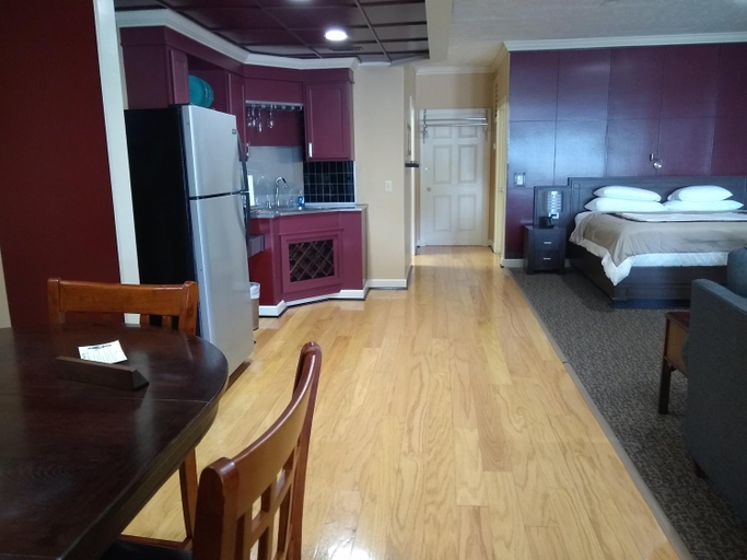 Others 5, Southern Comfort Suites, Graves