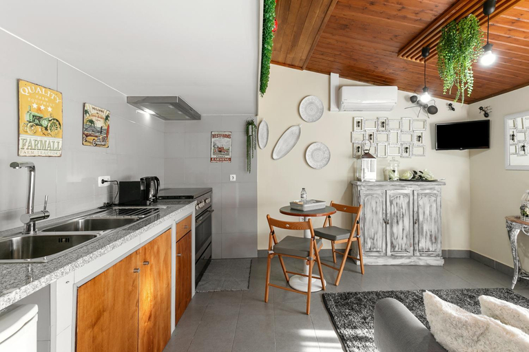 Others 5, Casas da Gralha, Alcobaça
