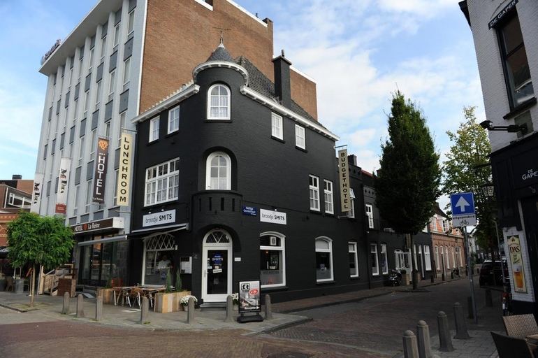 Others 4, Budgethotel de Zwaan, Eindhoven