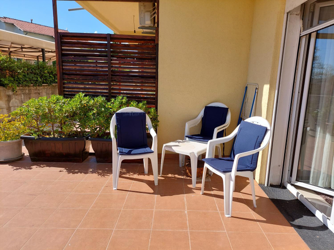 Others 3, Apartmani Irena