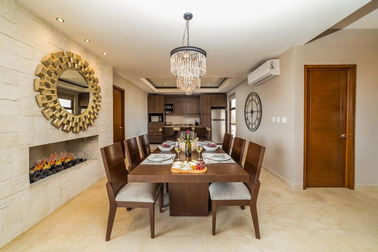 Dining Room 6