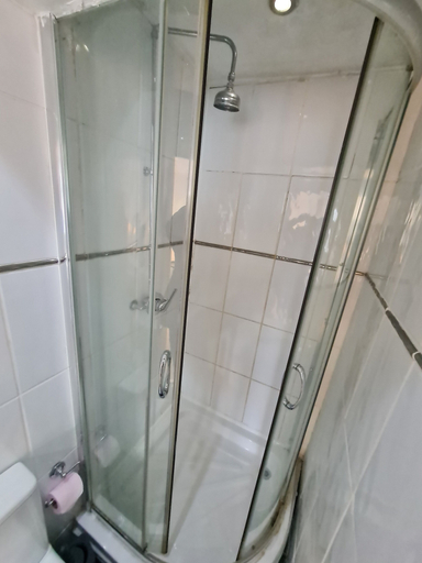 Bathroom 3, Urban Hideaway 2beds Apartment, London